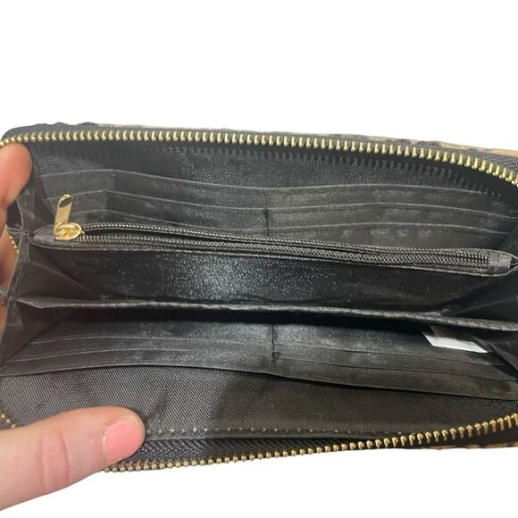 Disney Minnie Mouse 3/4 Zip Wallet - Picture 3 of 3